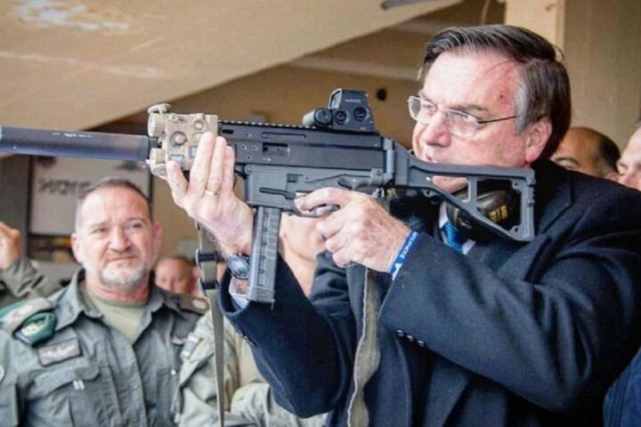 Bolsonaro zera imposto de exportação de armas que são vendidas para Américas do Sul e Central 1
