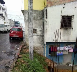 Leia mais sobre o artigo Moradores com medo do poste desabar
