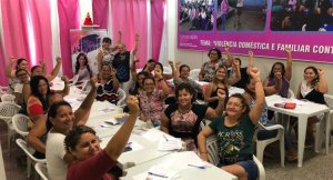 Read more about the article Mulheres vítimas de violência iniciam curso de manicure e pedicure