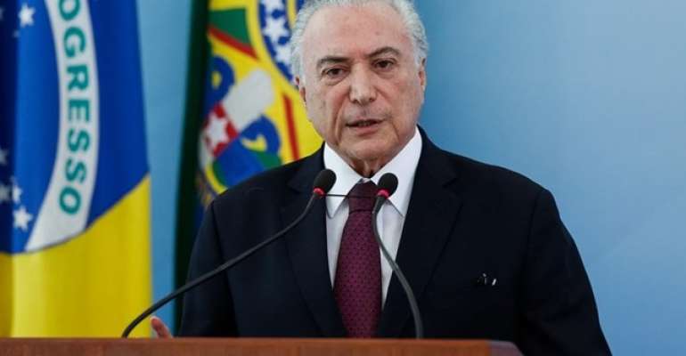You are currently viewing Michel Temer sanciona aumento do STF para R$ 39 mil e Luiz Fux revoga auxílio-moradia