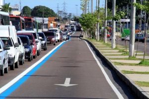 Read more about the article Faixa Azul volta a ser exclusiva para ônibus e veículos autorizados em Manaus