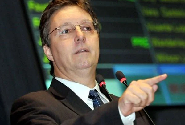 No momento, você está visualizando Wilson Lima anuncia Luiz Castro na Seduc e mais cinco nomes