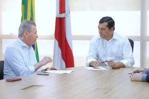 Leia mais sobre o artigo Wilson Lima recebe prefeito de Manaus, Arthur Neto, para discutir parcerias