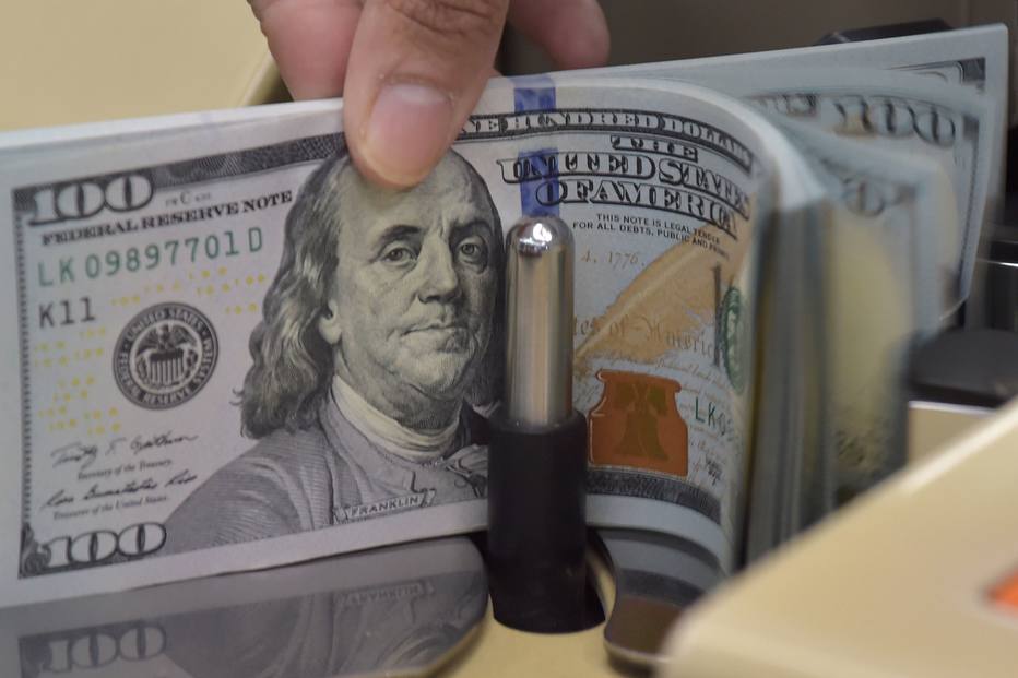 You are currently viewing Bolsa de valores supera 93 mil pontos e dólar cai a R$ 3,68