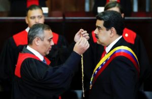 Read more about the article Maduro assume segundo mandato e promete combater corrupção no país