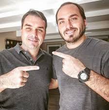 Read more about the article Filhos de Bolsonaro negociam migrar para novo partido: UDN