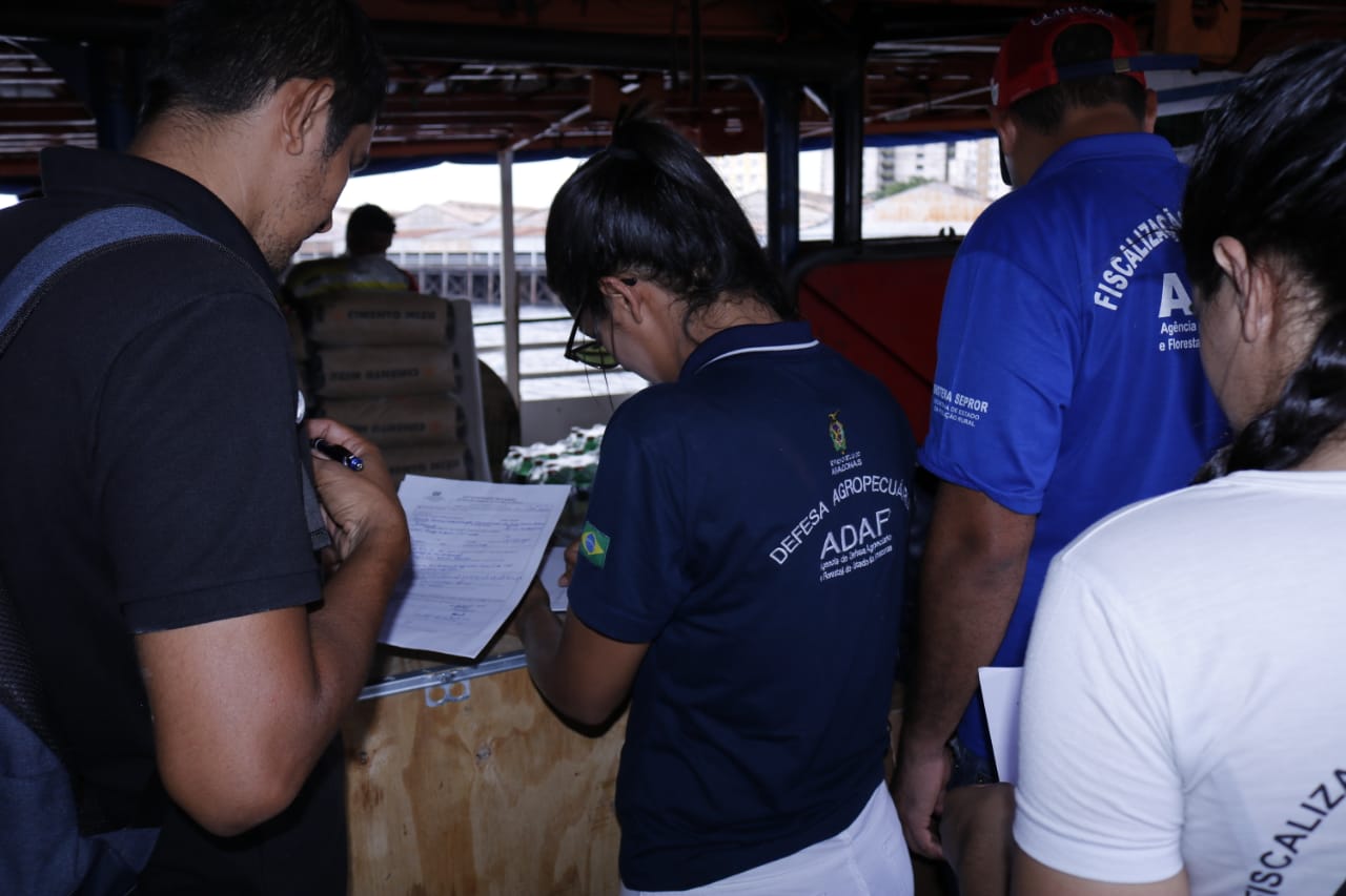You are currently viewing Adaf apreende carne vencida em embarcação que ia para Tefé, no AM