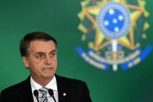 Read more about the article Bolsonaro pede ‘sacrifício’ a militares na reforma da Previdência