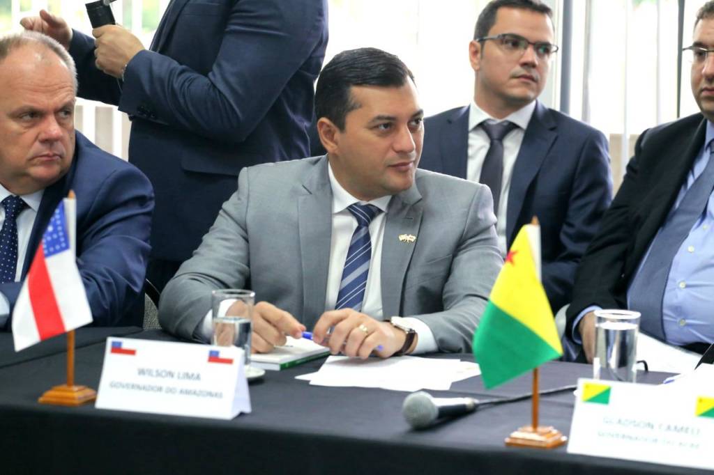 No momento, você está visualizando Governo do AM não vai pagar a primeira parcela do 13º salário em julho