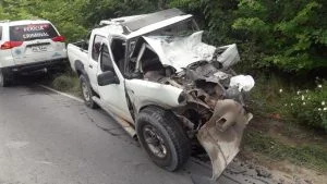 Leia mais sobre o artigo Acidente entre carro e micro-ônibus mata sargento da PM, na AM-010