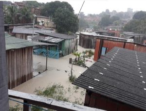 Read more about the article Forte chuva causa 20 ocorrências em Manaus nesta segunda-feira (25)