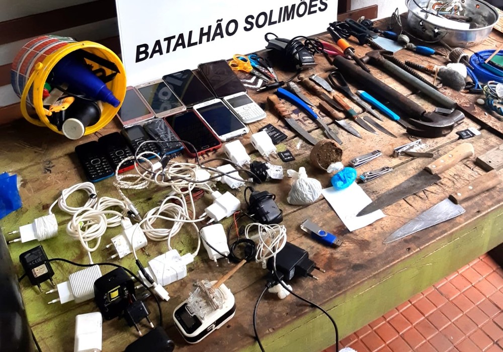 You are currently viewing Polícia apreende armas, celulares e drogas durante revista em presídio de Tefé, no AM