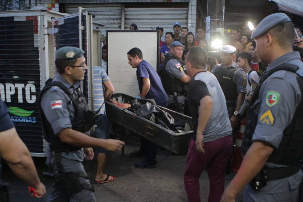 You are currently viewing Vendedor de frutas é assassinado a tiros em frente à drogaria, em Manaus