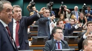 Leia mais sobre o artigo CCJ da Câmara dá aval à reforma da Previdência, e texto segue para comissão especial