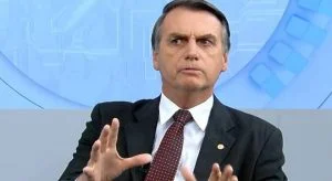 Leia mais sobre o artigo Bolsonaro volta a defender o projeto Escola sem Partido
