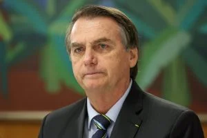 Leia mais sobre o artigo Cartórios devem informar óbitos em até 24 horas, diz Bolsonaro