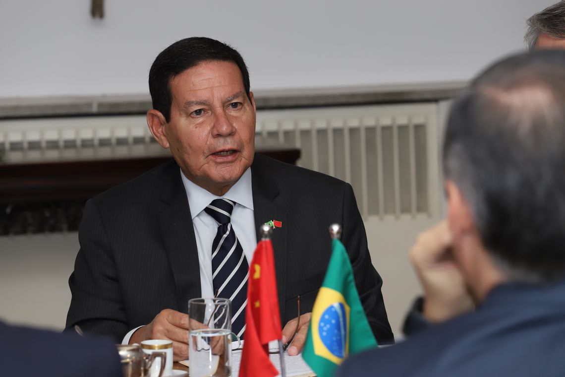 You are currently viewing Na China, Mourão preside a 5ª reunião da Cosban