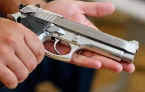 Leia mais sobre o artigo Governo publica decreto sobre armas e civis não podem adquirir fuzis