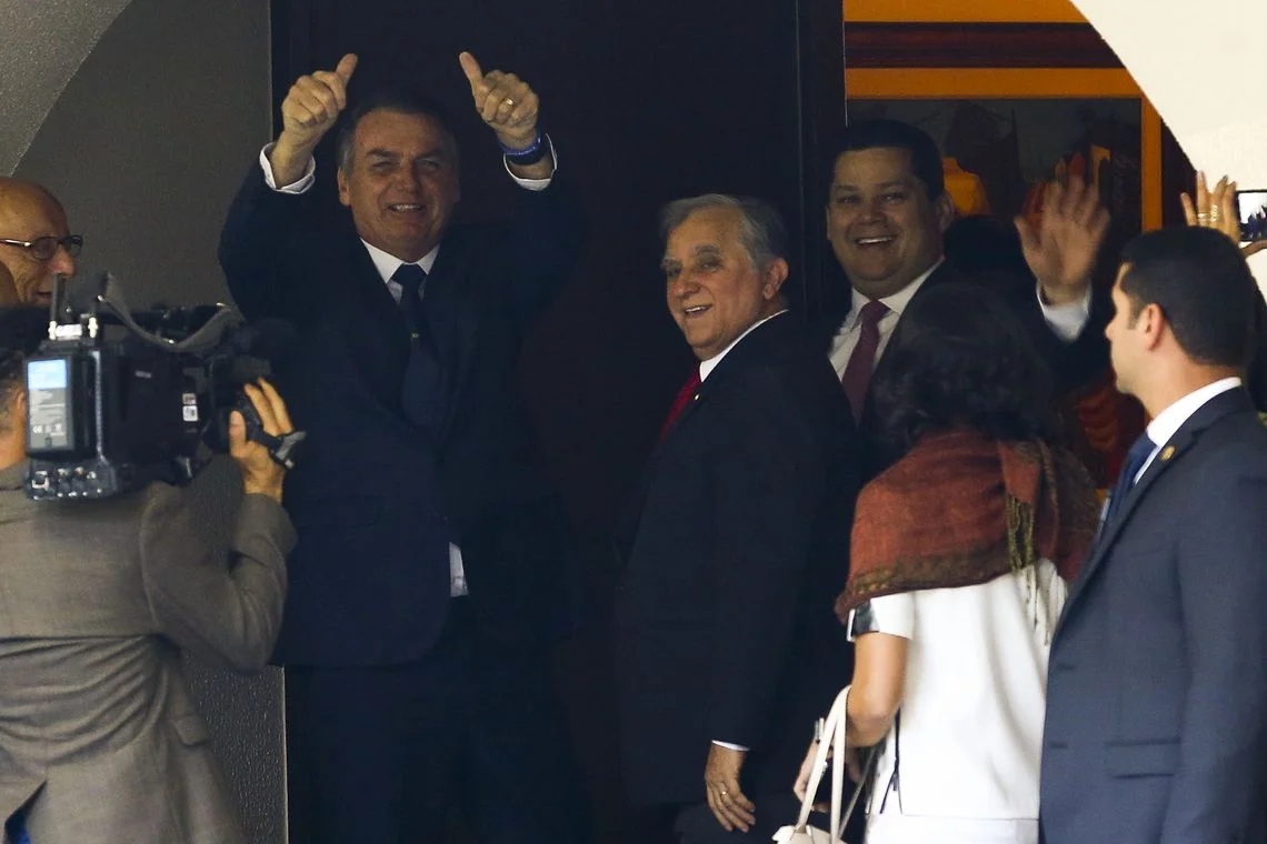 No momento, você está visualizando Presidente discute pacto federativo com governadores e senadores