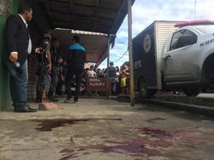 Leia mais sobre o artigo Homem mata irmã a facadas e é espancado na Zona Leste de Manaus