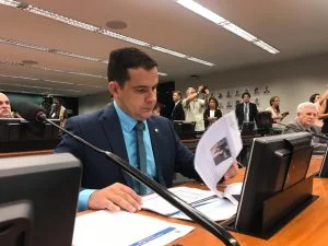 Leia mais sobre o artigo Nova proposta para criação de universidades no interior do AM é encaminhada pelo Capitão Alberto Neto