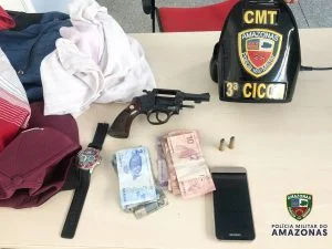 Leia mais sobre o artigo Polícia Militar detém suspeito de assalto a ônibus na zona Sul de Manaus