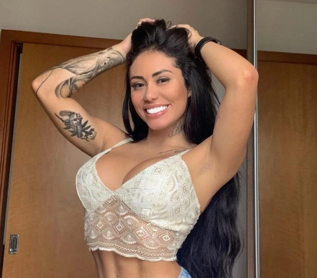 No momento, você está visualizando Modelo some e é encontrada morta em casa, enforcada com fio de chapinha