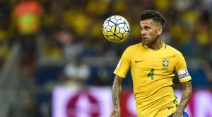 Leia mais sobre o artigo Tite escolhe Daniel Alves para ser o capitão da seleção na Copa América