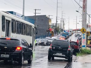 Read more about the article Forte chuva deixa várias zonas de Manaus alagadas nesta quarta-feira (15)