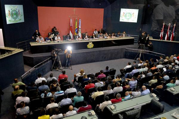 No momento, você está visualizando Aleam marca para quinta-feira (23) a votação do PL dos professores no AM