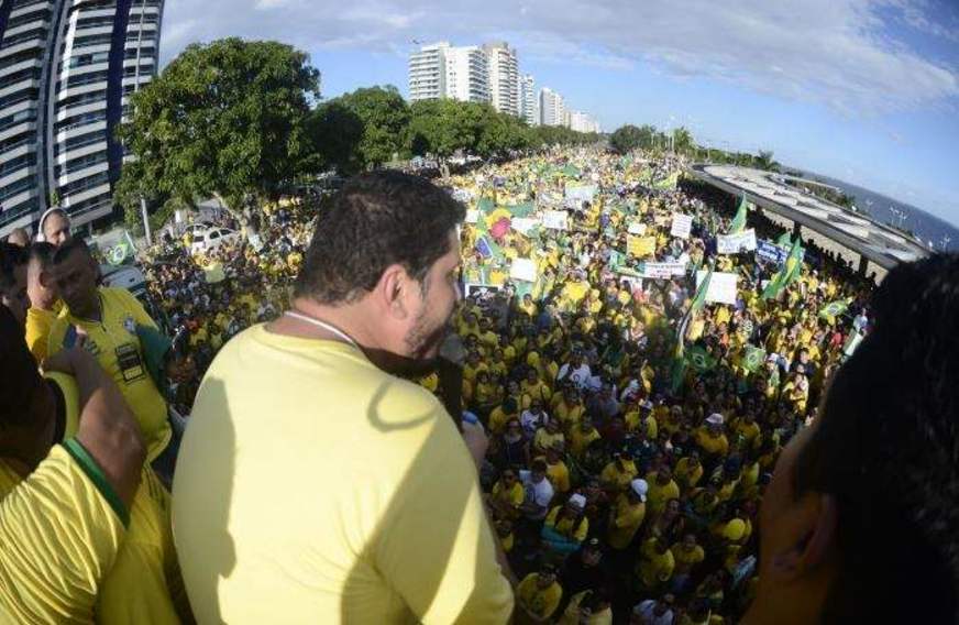 You are currently viewing Manifestação em favor de Bolsonaro e Moro reúne milhares de pessoas na Ponta Negra