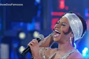 Leia mais sobre o artigo Solange Almeida imita Whitney Houston e atinge trends do Twitter
