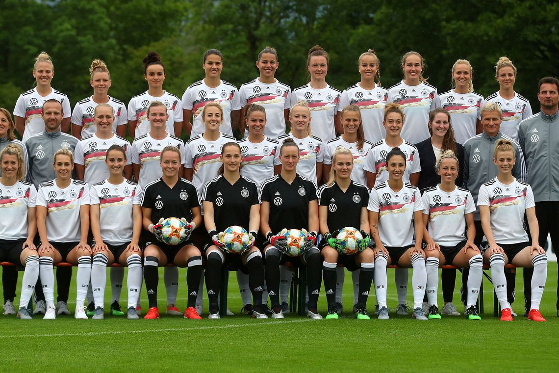 You are currently viewing Futebol Feminino tem dia de campeãs e estreante na Copa do Mundo