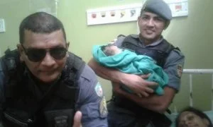 Leia mais sobre o artigo Heróis de farda, policiais e bombeiros militares ajudam até em nascimento de bebês