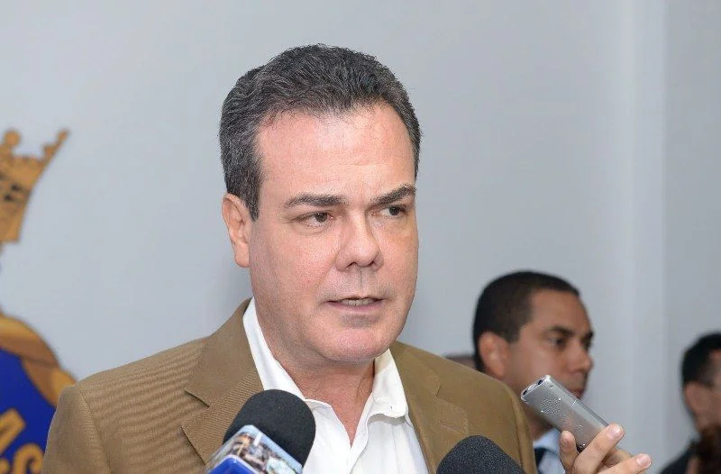 No momento, você está visualizando Ex-governador do AM, Henrique Oliveira,  recupera direitos políticos