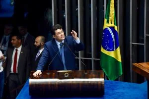 Leia mais sobre o artigo Eduardo vota a favor da MP do INSS e defende combate a fraudes