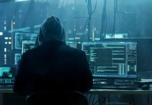Leia mais sobre o artigo Hacker diz que acessa ‘quem quiser e quando quiser’ ao invadir grupo do conselho do MP