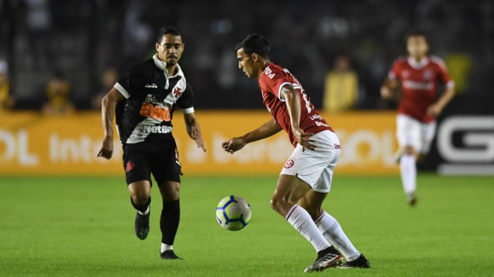 You are currently viewing Vasco supera o Inter por 2 a 1 e vence a primeira no brasileirão