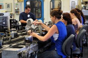 Read more about the article Mulheres aumentam escolaridade em relação aos homens, mostra pesquisa