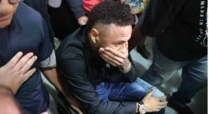 Leia mais sobre o artigo Organizada do PSG declara guerra a Neymar. Não suporta o brasileiro