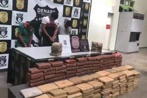 Leia mais sobre o artigo Homens são presos com 200 quilos de maconha em Manacapuru