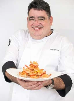 No momento, você está visualizando Dedé Parente leva cardápio saboroso para edição especial de Rota dos Chefs ‘Comida no Espeto’