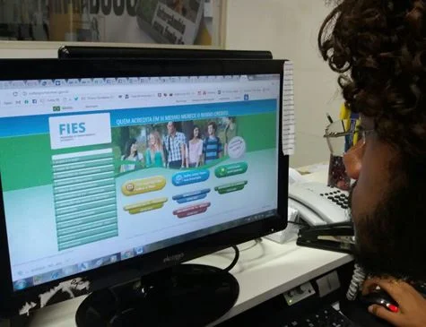 No momento, você está visualizando Estudantes pré-selecionados no Fies tem até amanhã (12) para completar a inscrição