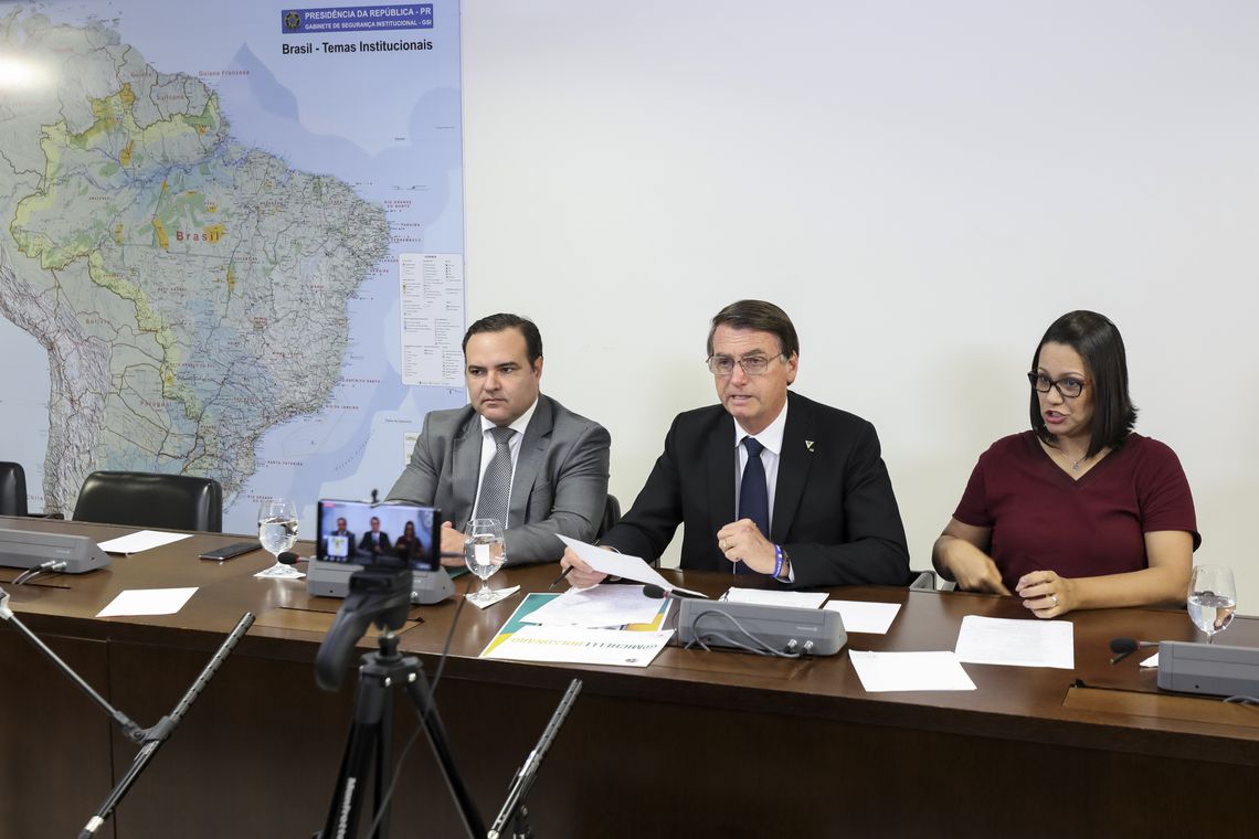 You are currently viewing Em live, Bolsonaro diz que pretende extinguir a Ancine