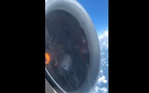 Leia mais sobre o artigo Peça de avião solta durante voo e passageiro registra tudo; Veja o vídeo!