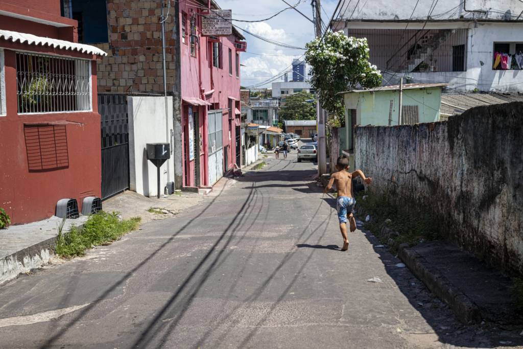 You are currently viewing Homem é morto a tiros no lugar o filho, no bairro Nossa Senhora das Graças