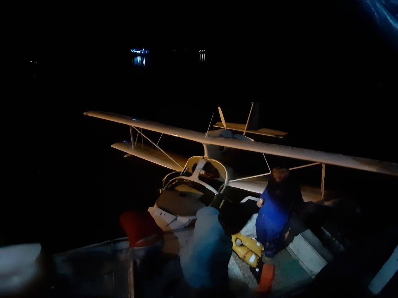 No momento, você está visualizando Após ameaças de “Piratas de Rio”, avião cai em lago no Amazonas