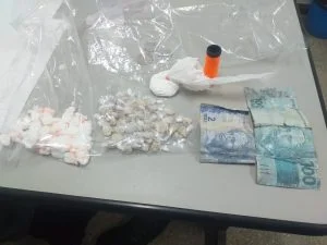 Leia mais sobre o artigo Dois adolescentes são apreendidos com drogas no Centro de Manaus