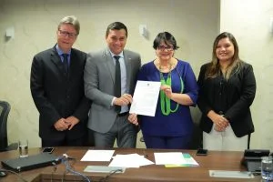 Leia mais sobre o artigo Wilson Lima formaliza parceria para implantar no Estado programa federal de proteção às crianças