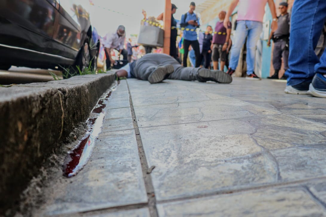 You are currently viewing Homem é morto por ‘justiceiro’ após assalto no Parque Dez, em Manaus